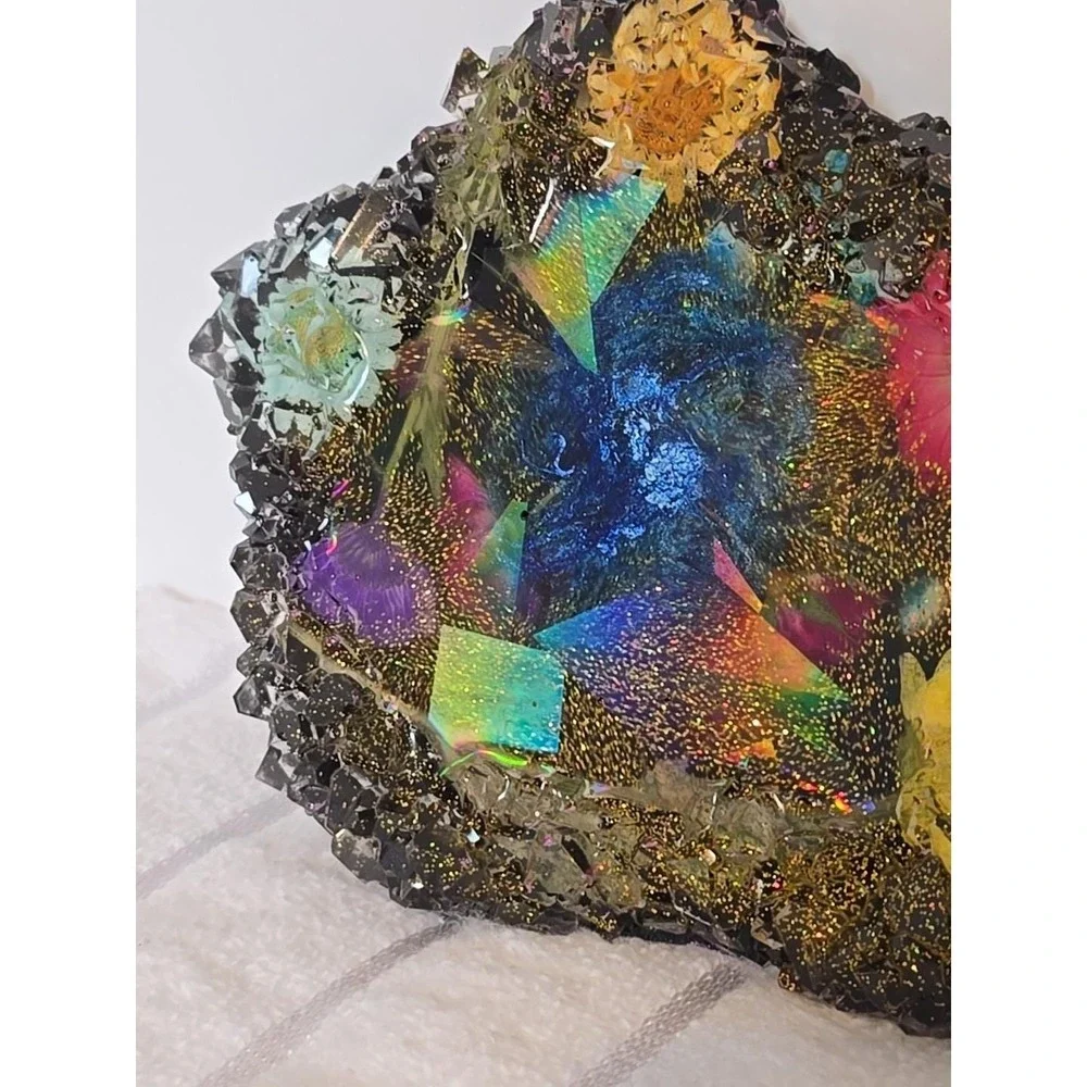 Handmade‎ Resin Crystal Edge Trinket Holder Holographic BlackWith Flowers 786